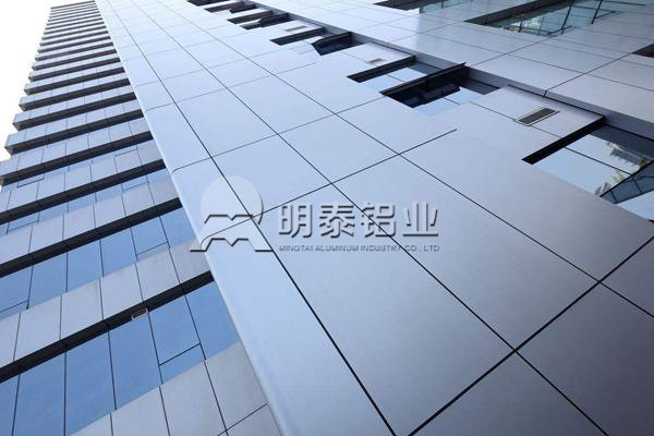 铝塑板用铝箔基材厚度一般是多少丝？铝箔生产厂家哪家好？